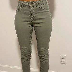 Kaki skinny pants